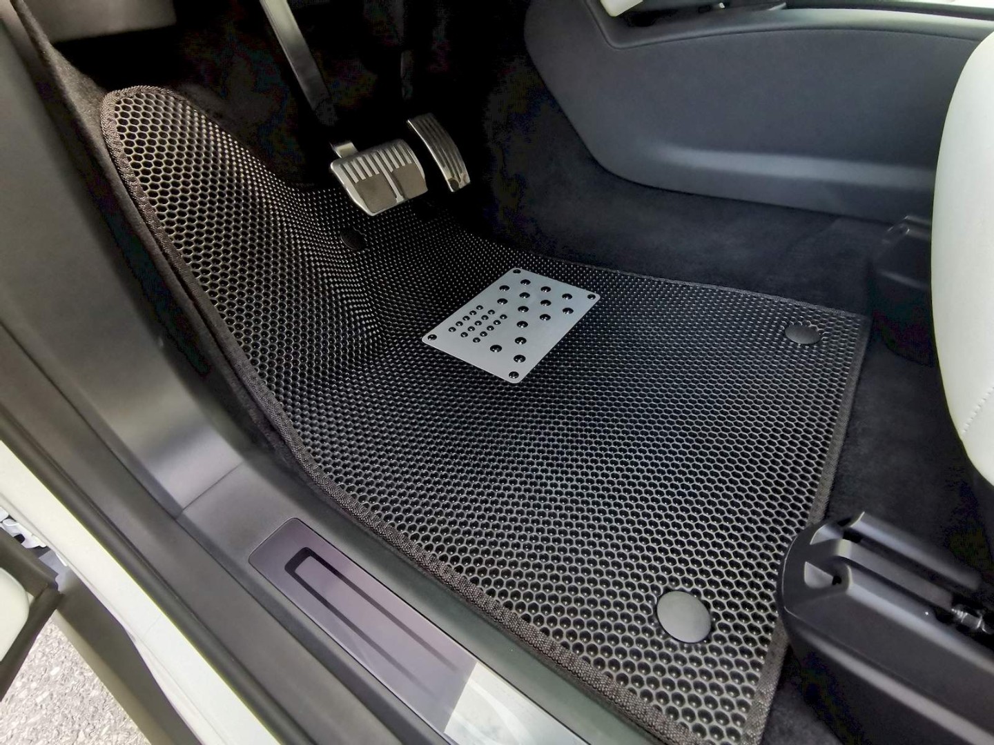 EVA автоковрики для Tesla model-X (7 мест) 2015-2021 с сидениями 2-го ряда без электропривода — IMG_20220919_173603 resized