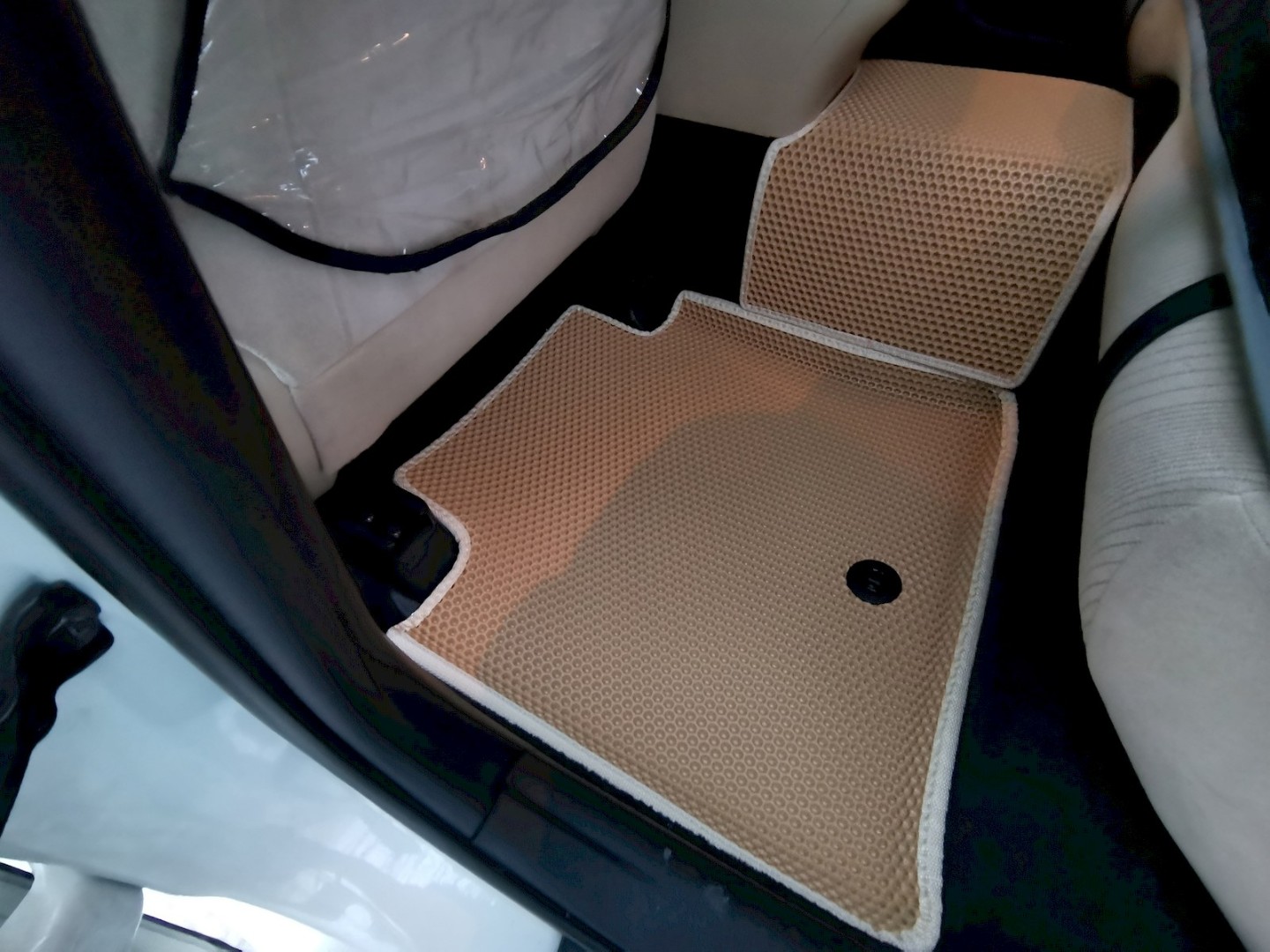EVA автоковрики для Toyota Crown (S210) Hybrid задний привод 2012-2018 — DJg29J9Hgmg resized